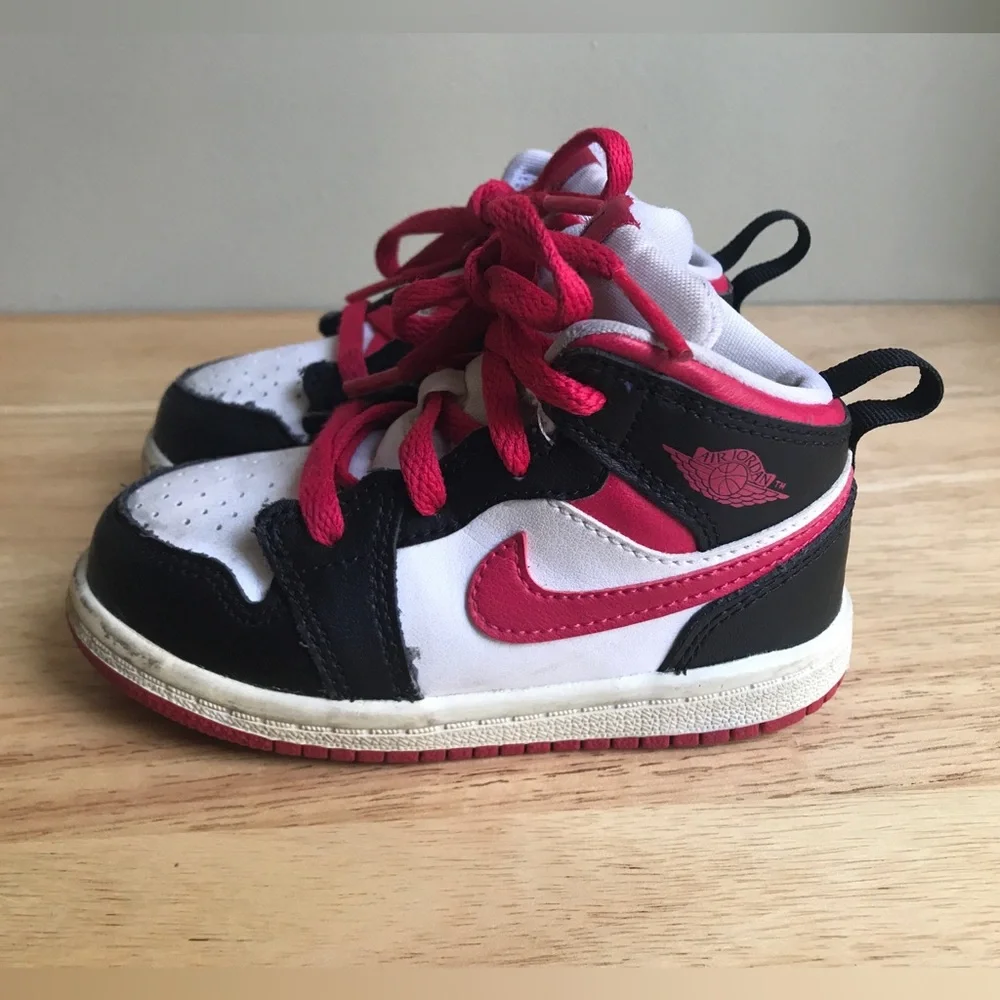 Jordan 1 High-Top Sneaker Red And Black Kids Size: US Toddler 7C EUR 23.5 CM 13